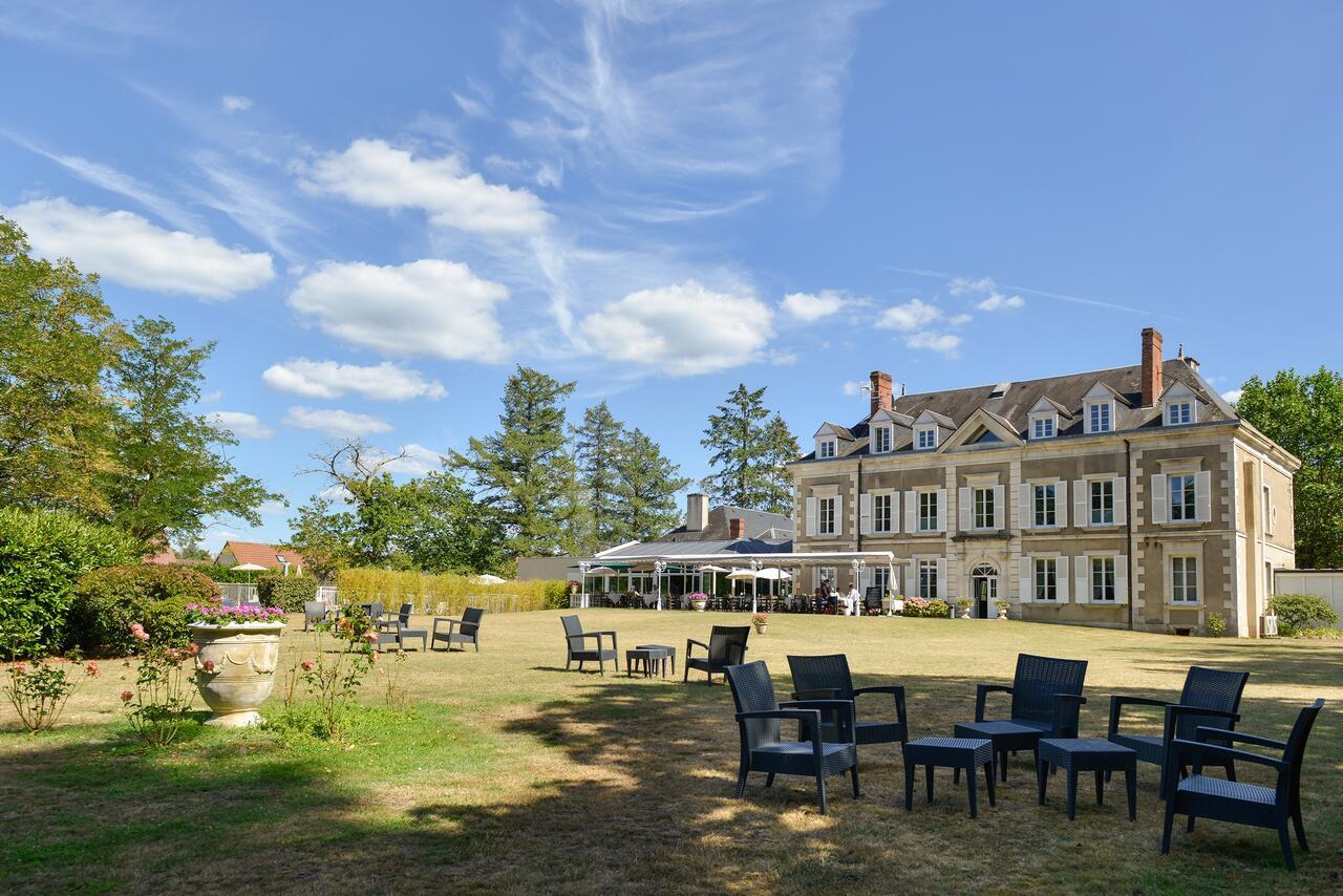Logis Domaine De Valaudran Hotel ซาลบรีส์ ภายนอก รูปภาพ