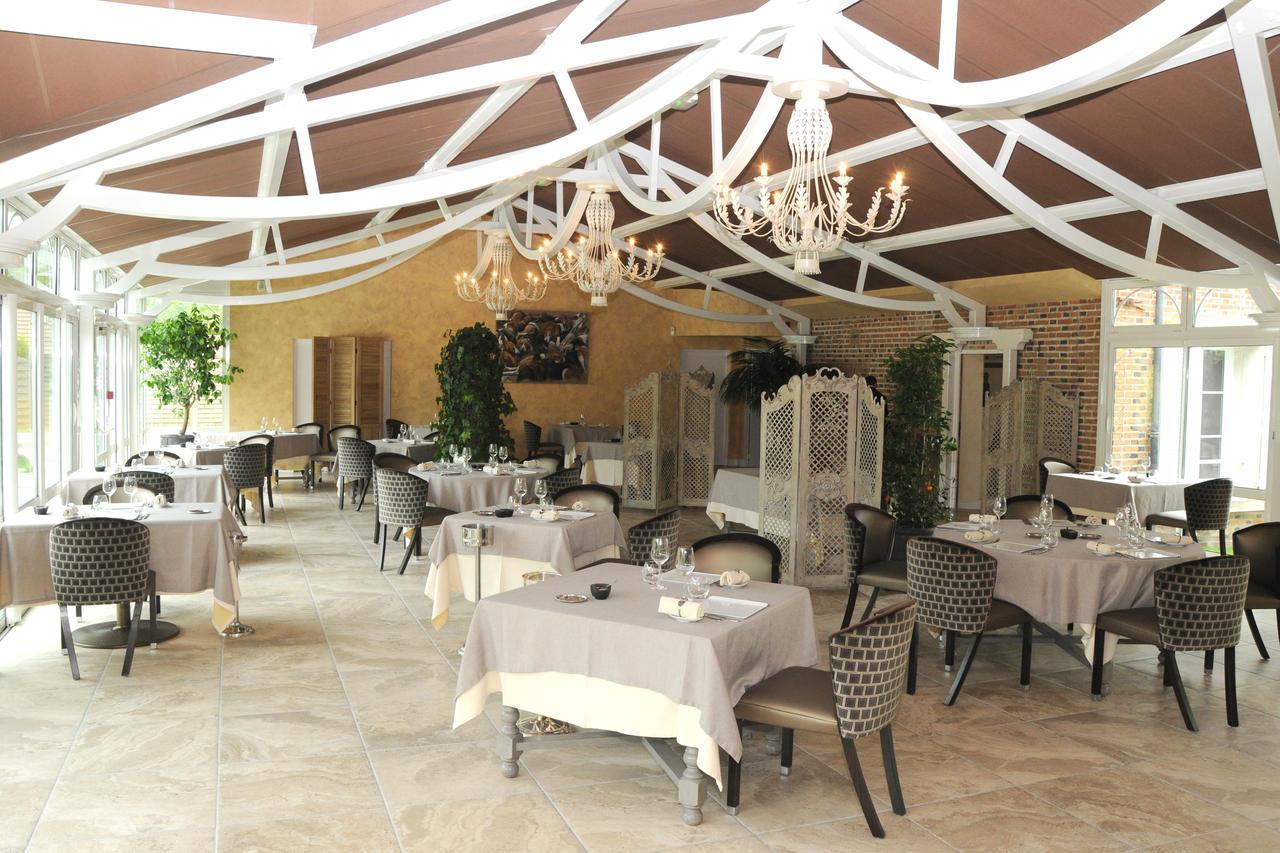 Logis Domaine De Valaudran Hotel ซาลบรีส์ ภายนอก รูปภาพ