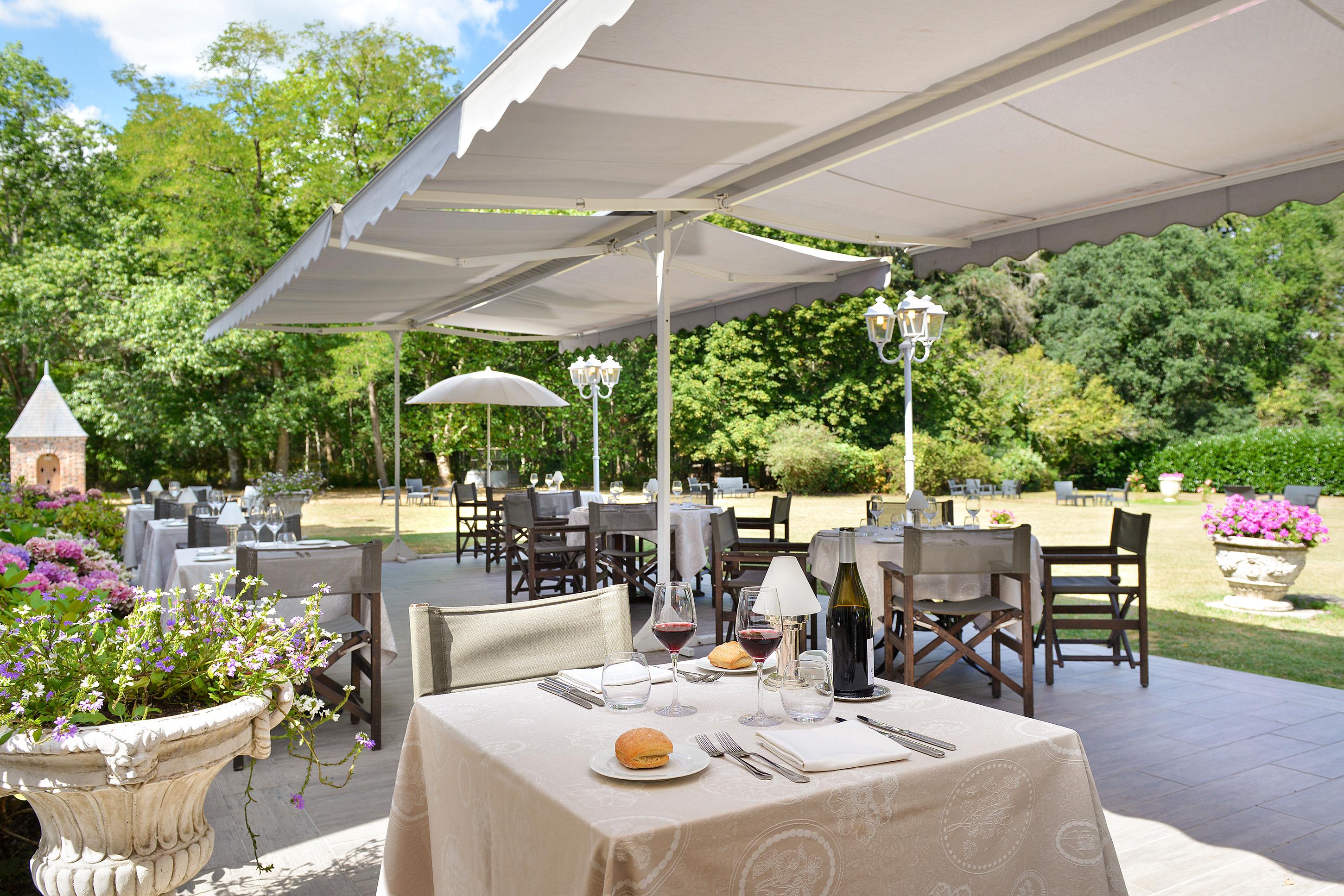 Logis Domaine De Valaudran Hotel ซาลบรีส์ ภายนอก รูปภาพ