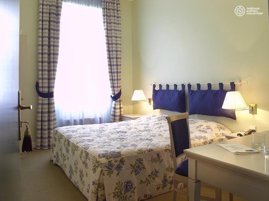 Logis Domaine De Valaudran Hotel ซาลบรีส์ ห้อง รูปภาพ