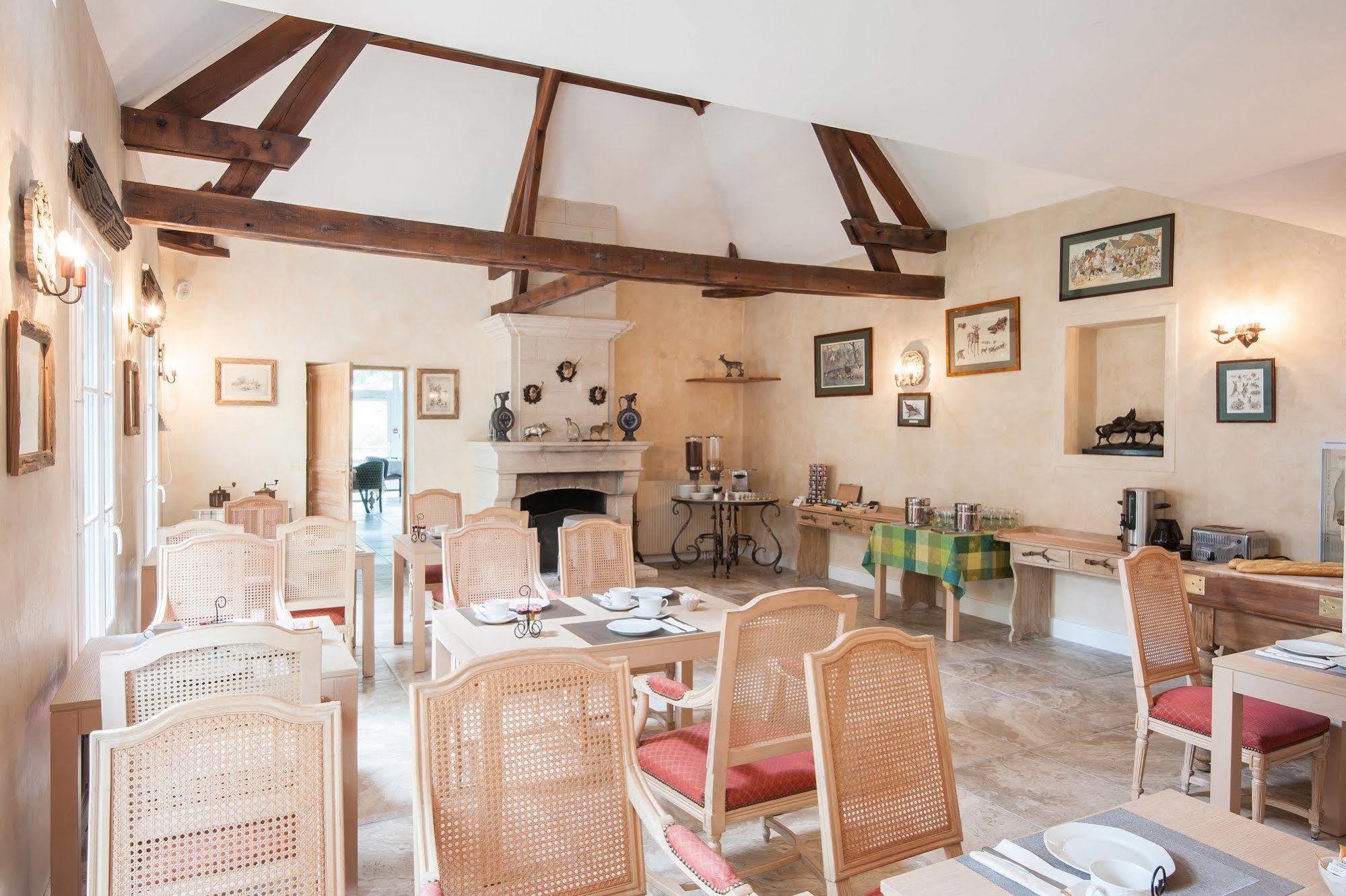 Logis Domaine De Valaudran Hotel ซาลบรีส์ ภายนอก รูปภาพ