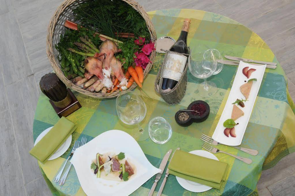 Logis Domaine De Valaudran Hotel ซาลบรีส์ ภายนอก รูปภาพ