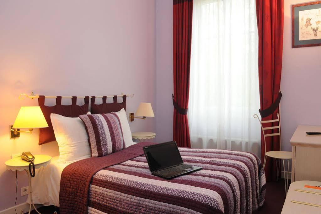 Logis Domaine De Valaudran Hotel ซาลบรีส์ ภายนอก รูปภาพ